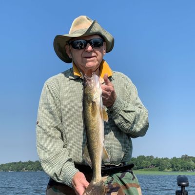Waters Edge Guide Service and Custom Rods