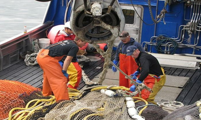 anglers, fishing net, pulley, boat