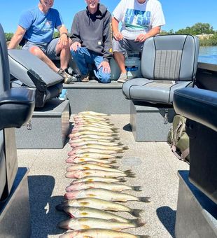 Salmon fishing fun on the Columbia.