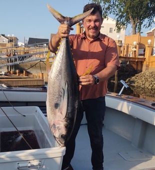 New York Fishing Trips Yellowfin Tuna Catch!