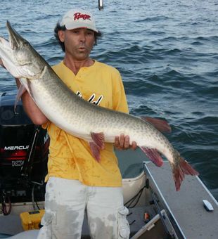 Trophy muskellunge caught in Minneapolis waters!