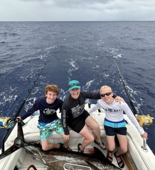 Offshore thrill in Kailua Kona
