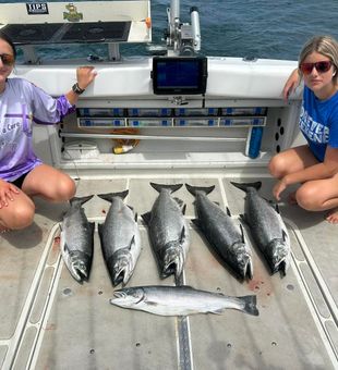 Awesome Chinook lineup on Lake Ontario!