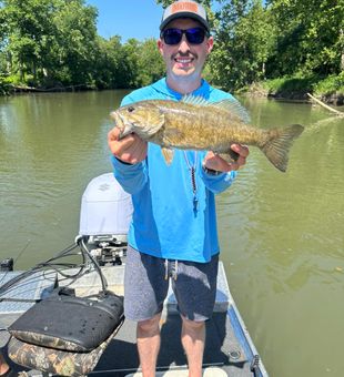 Expert guided Gasconade River Bass fishing.
