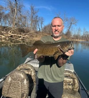 Bass fishing in Richland, MO delivers powerful strikes and trophy-sized catches.