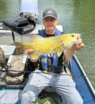 Gasconade River fishing, personal best bass catch