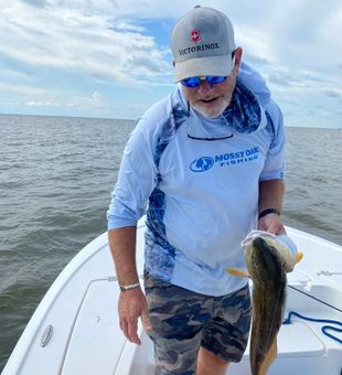 Catching a solid Redfish on the bay!