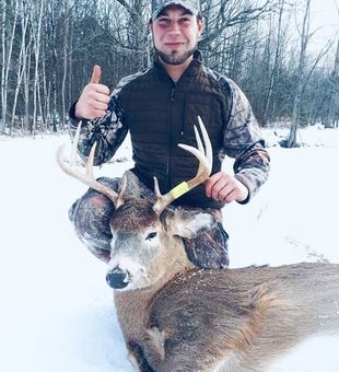 Successful Canada Deer Hunting