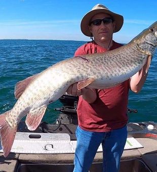 Muskellunge Fishing in St. Claire Lake