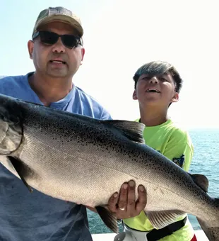 Lake Fishing: Fishing Salmon on Lake Ontario