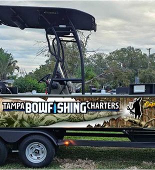 Tampa Bowfishing charters 22ft Tracker Grizzly 2072