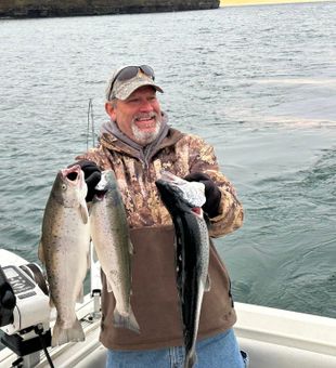 Fish on, Lake Ontario style.