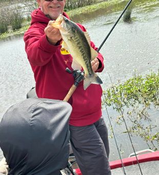 Big bass alert! Largemouth beauty landed. 