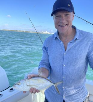 Solid Blue Runner Catch