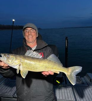 Walleye Fishing fun on Detroit River