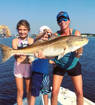 Redfish Excitement: A Memorable Catch on Coastal!