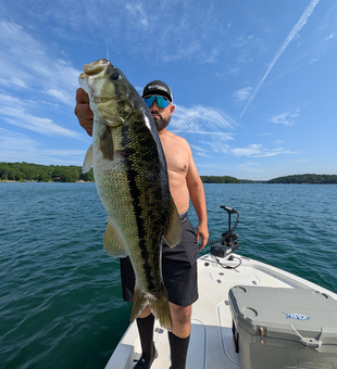 Jigging for Largemouth Bass in Gainesville's clear skies!