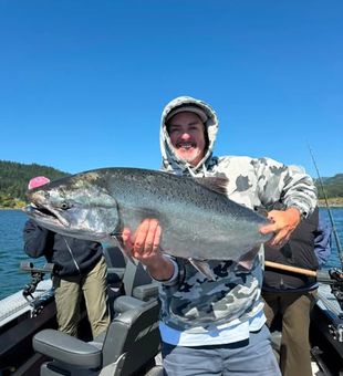 Make your next Oregon fishing trip count with Gold Beach salmon fishing—prime waters, experienced guidance, and the opportunity to battle hard-fighting salmon.