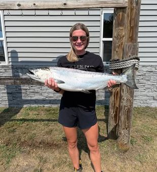 Muskegon salmon fishing offers the perfect chance to land powerful fish while enjoying the beauty of Lake Michigan.