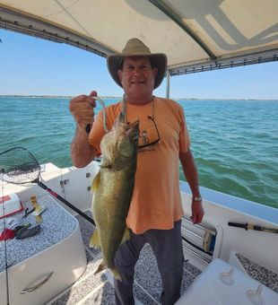 Trophy walleye catches on epic Lake Erie fishing t