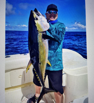 Nice yellowfin tuna landed with fly fishing techniques off Mumbai waters.