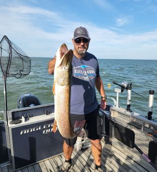 Detroit river Pike fishing