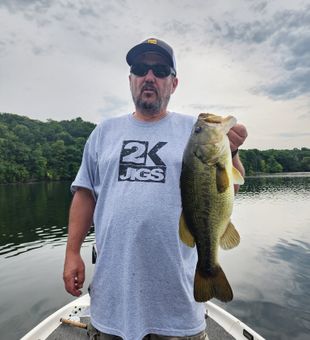Bass fishing in Detroit River