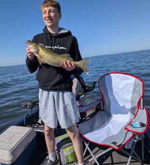 Nice Sturgeon Bay walleye makes for perfect fishing success!