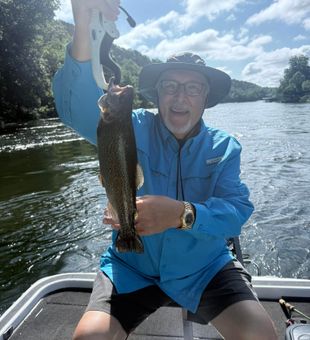 Hooked into a strong fishing on Lake Taneycomo