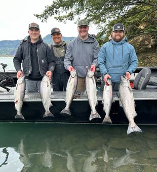 Expert fishing guide Columbia River