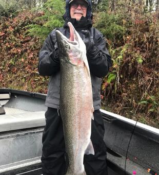 Top Salmon Fishing Charter in Columbia River