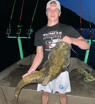 Big Catfish for our gentleman tonight!  - Susquehanna River, PA.