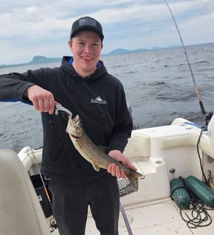 Discover why freshwater fishing in Maine is a favorite among anglers seeking trophy catches and peaceful waters.