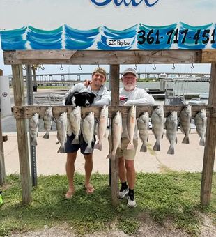 Introduce your kids to the excitement of fishing with a family-friendly charter in Rockport, TX. Safe, fun, and beginner-friendly, it's an adventure everyone will enjoy.