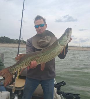 Valentine NE muskellunge making memories on the water!