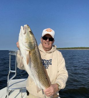 Big Redfish catch on the charter! 🎣 | Florida inshore fishing action
