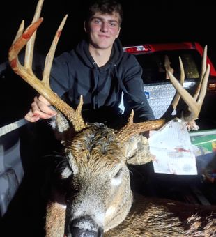 Outstanding whitetail buck taken in Palmyra ME!