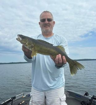 Wisconsin Walleye Fishing Guides