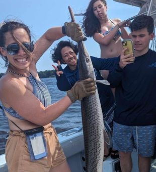 Epic catch with a massive Gar!