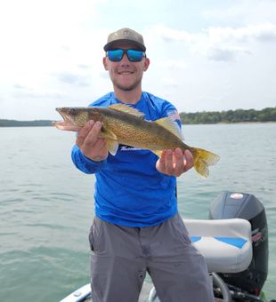 Walleye in Fishing Table Rock	