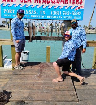 Catching redfish in Port Aransas waters