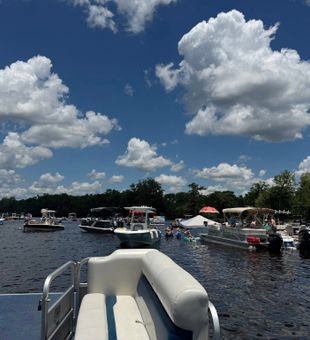 Lively Florida scalloping season on the river