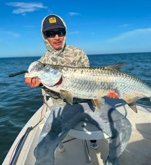 Florida Keys inshore fishing comes to life in Tavernier, offering anglers an incredible opportunity to explore shallow waters and pursue quality inshore catches.
