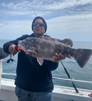 Another trophy blackfish (Tautog)! 💪🎣