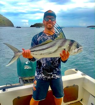 Beautiful Guanacaste roosterfish showing off those distinctive dorsal spines!