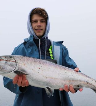 Top-rated Seattle charter fishing for salmon