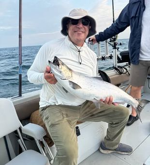 Lake Ontario fishing delivers unforgettable action for anglers chasing salmon, trout, and more.