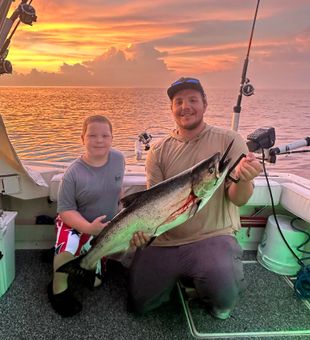 East Chicago Chinook salmon making memories on the water!