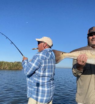 Port O’Connor anglers landing big Redfish together