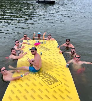 Lake Ozarks bachelorette party fun 🎉